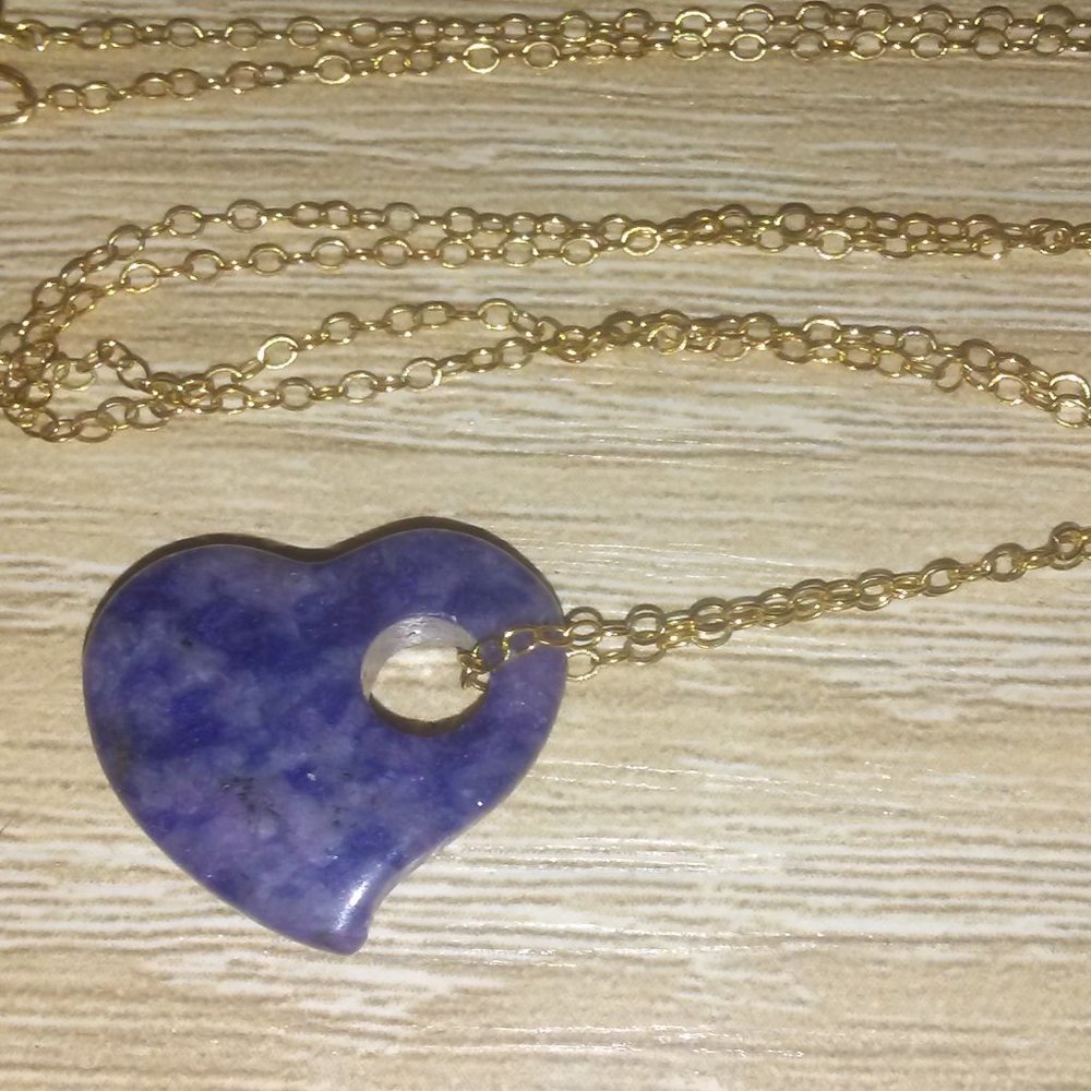 Sodalite Heart Pendant NWT 20 x 18 mm 18kt Chain